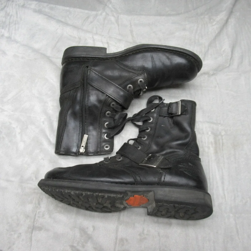 Harley-Davidson couple blemish
